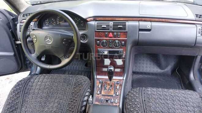 Mercedes E 220 2000, 317,780 km - 2.2 л - Astara