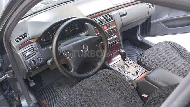 Mercedes E 220 2000, 317,780 km - 2.2 л - Astara