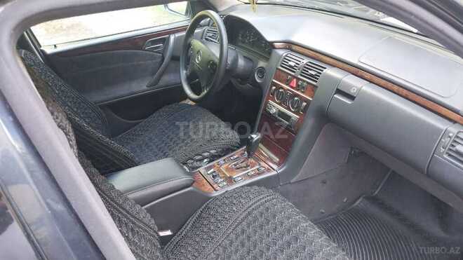 Mercedes E 220 2000, 317,780 km - 2.2 л - Astara