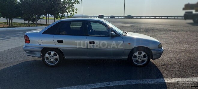 Opel Astra 1996, 168,500 km - 1.4 л - Bakı