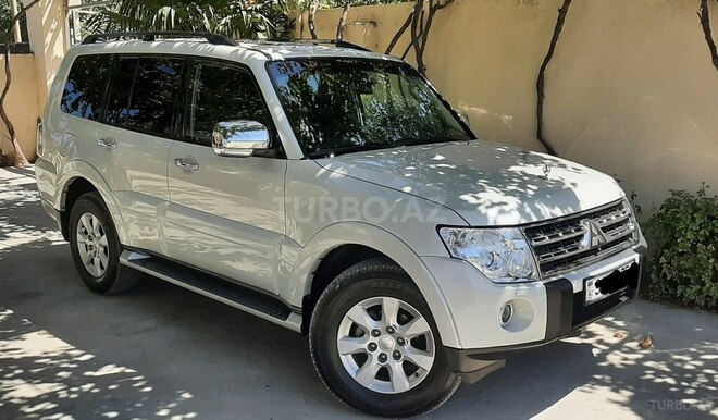 Mitsubishi Pajero 2008, 207,000 km - 3.0 l - Bakı