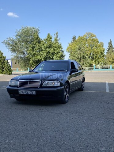 Mercedes C 220 1997, 374,120 km - 2.2 l - Qazax