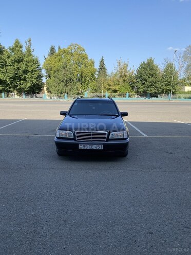 Mercedes C 220 1997, 374,120 km - 2.2 l - Qazax