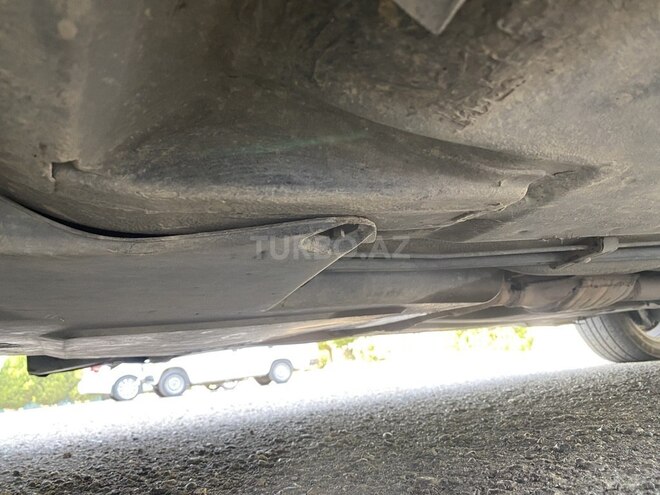Mercedes C 220 1997, 374,120 km - 2.2 l - Qazax