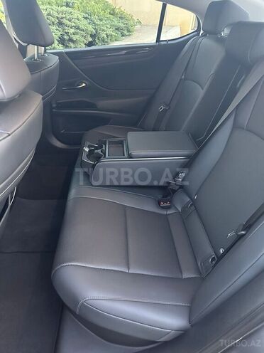 Lexus ES 300h 2021, 23,000 km - 2.5 l - Bakı