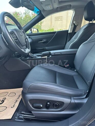Lexus ES 300h 2021, 23,000 km - 2.5 l - Bakı
