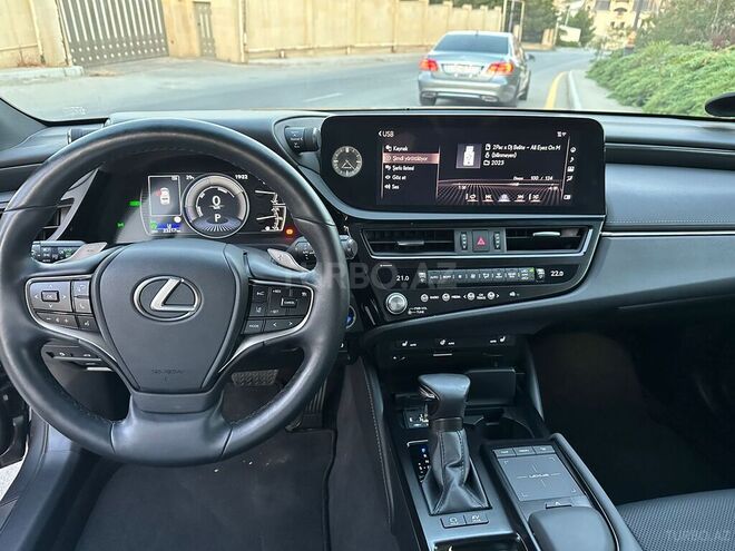 Lexus ES 300h 2021, 23,000 km - 2.5 l - Bakı