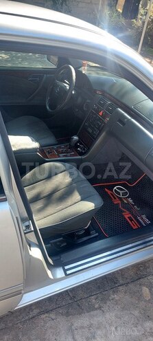 Mercedes E 270 2000, 525,000 km - 2.7 l - İmişli