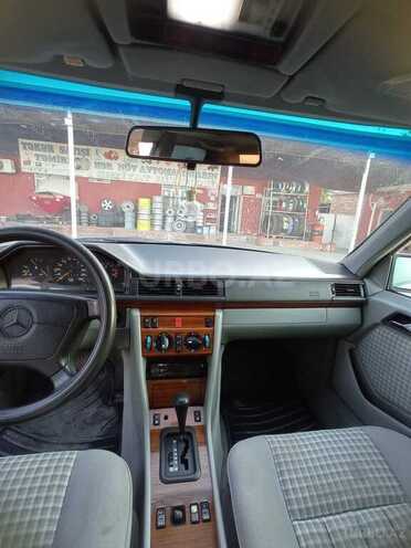 Mercedes E 220 1995, 100,000 km - 2.2 l - Hacıqabul