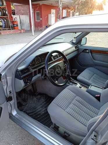 Mercedes E 220 1995, 100,000 km - 2.2 l - Hacıqabul