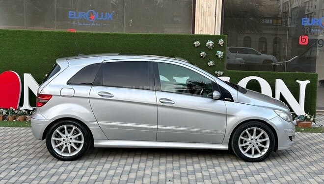 Mercedes B 200 2006, 240,000 km - 2.0 l - Bakı