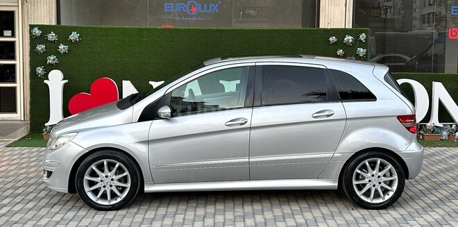 Mercedes B 200 2006, 240,000 km - 2.0 l - Bakı