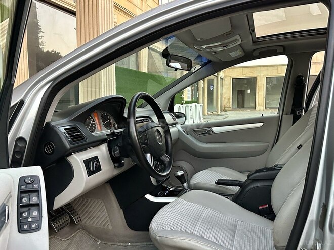 Mercedes B 200 2006, 240,000 km - 2.0 l - Bakı