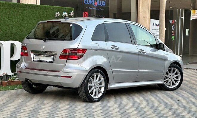 Mercedes B 200 2006, 240,000 km - 2.0 l - Bakı