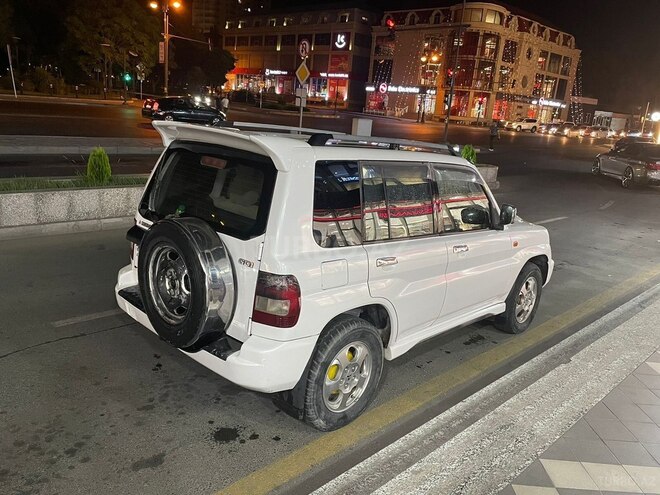 Mitsubishi Pajero io 2001, 244,580 km - 2.0 l - Bakı