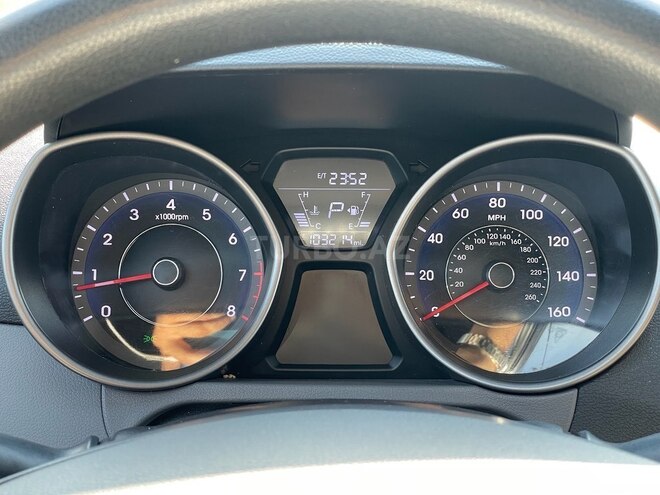 Hyundai Elantra 2015, 165,763 km - 1.8 л - Bakı