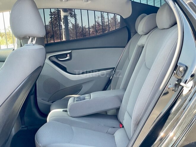 Hyundai Elantra 2015, 165,763 km - 1.8 л - Bakı