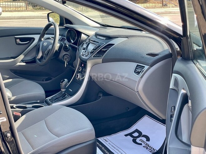 Hyundai Elantra 2015, 165,763 km - 1.8 л - Bakı