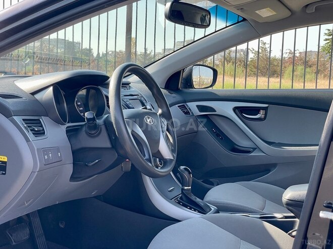 Hyundai Elantra 2015, 165,763 km - 1.8 л - Bakı