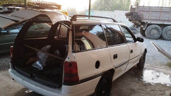 Opel Astra 1996, 586,150 km - 1.7 l - Bərdə