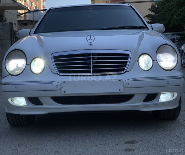 Mercedes E 270 2001, 291,810 km - 2.7 l - Bakı