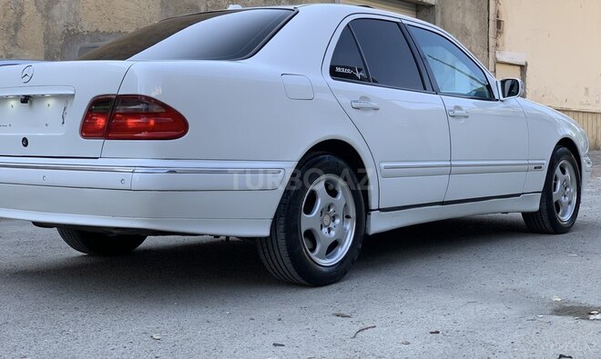 Mercedes E 270 2001, 291,810 km - 2.7 l - Bakı