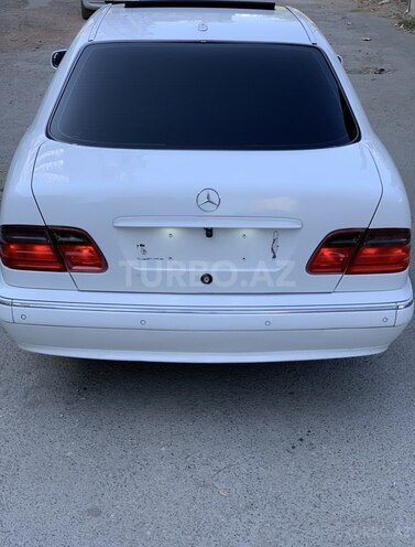 Mercedes E 270 2001, 291,810 km - 2.7 l - Bakı