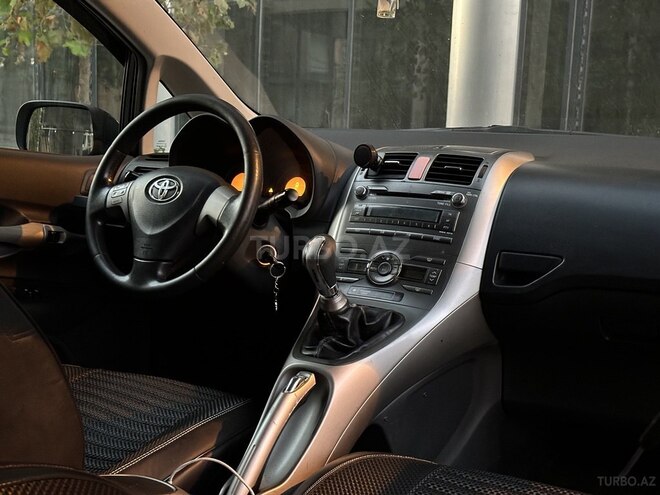 Toyota Auris 2007, 208,000 km - 1.4 л - Bakı