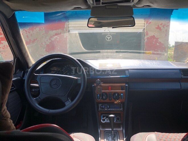 Mercedes E 220 1993, 485,000 km - 2.2 l - Xudat