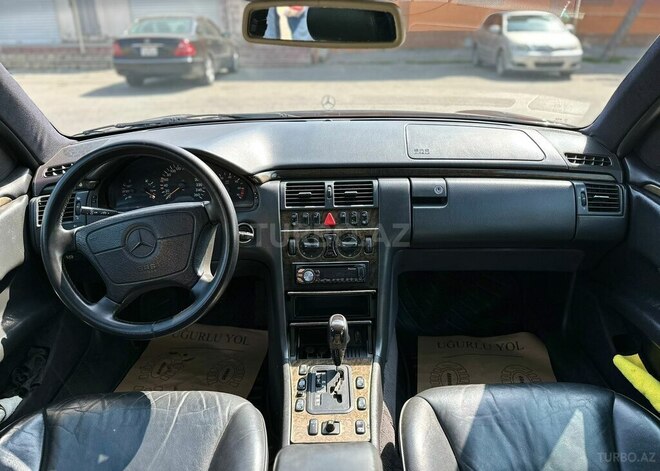 Mercedes E 320 1997, 403,000 km - 3.2 л - Lənkəran
