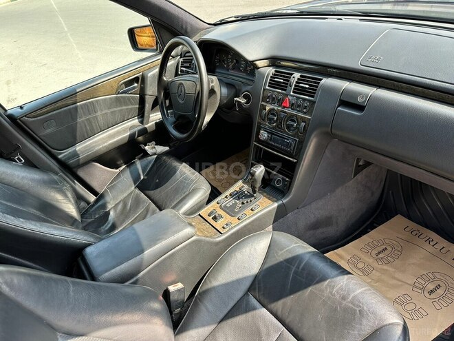 Mercedes E 320 1997, 403,000 km - 3.2 л - Lənkəran