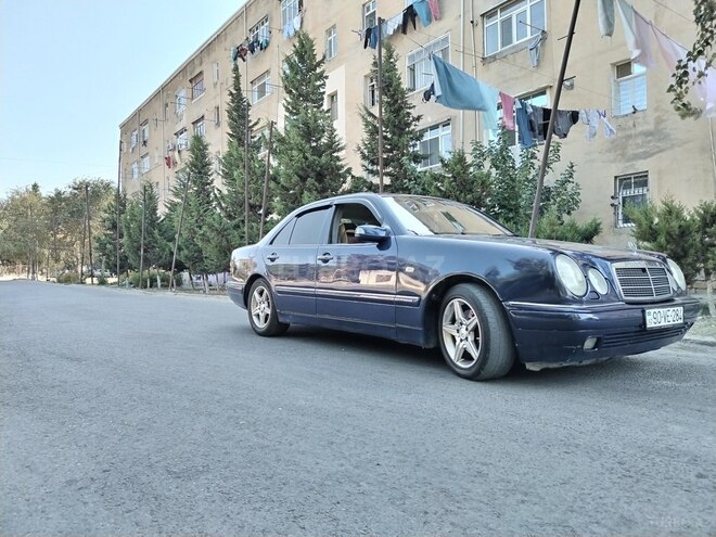 Mercedes E 240 1999, 433,222 km - 2.4 l - Sumqayıt