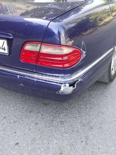 Mercedes E 240 1999, 433,222 km - 2.4 l - Sumqayıt