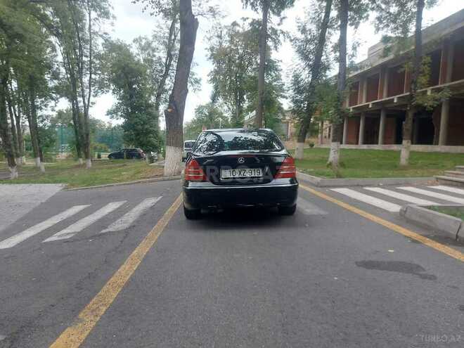 Mercedes C 240 2000, 421,500 km - 2.4 л - Quba