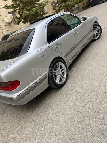 Mercedes E 280 2000, 399,000 km - 2.8 l - Bakı