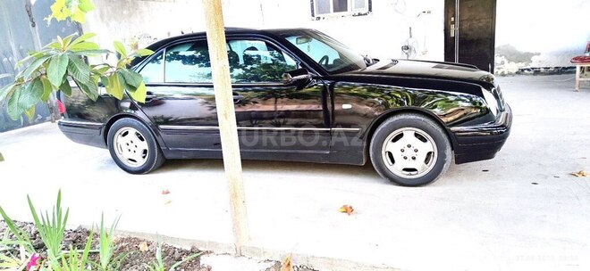Mercedes E 220 1999, 245,012 km - 2.2 l - Göyçay