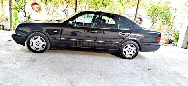 Mercedes E 220 1999, 245,012 km - 2.2 l - Göyçay