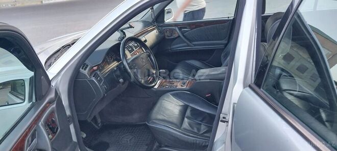 Mercedes E 240 1999, 350,000 km - 2.4 l - Bakı