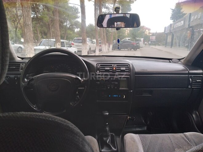 Opel Vectra 1994, 282,000 km - 2.0 l - Sumqayıt