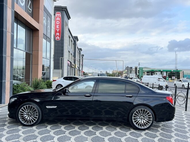 BMW 750 2012, 182,000 km - 4.4 л - Bakı