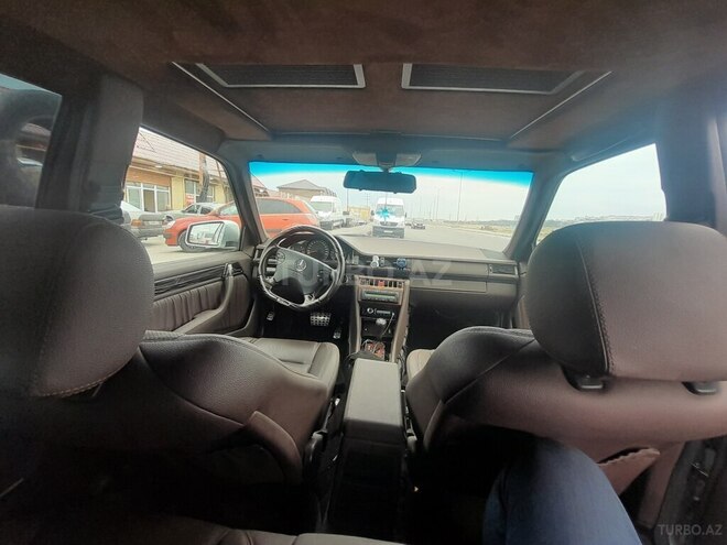 Mercedes E 220 1993, 256,963 km - 2.2 l - Bakı