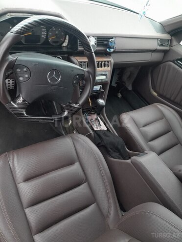 Mercedes E 220 1993, 256,963 km - 2.2 l - Bakı