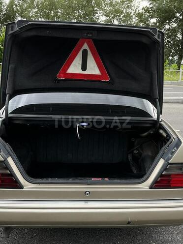 Mercedes E 250 1991, 280,000 km - 2.5 l - Şəki