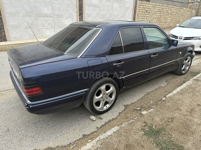 Mercedes E 280 1995, 298,700 km - 2.8 l - Bakı