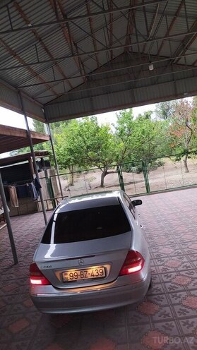 Mercedes C 240 2001, 318,000 km - 2.4 l - Yevlax