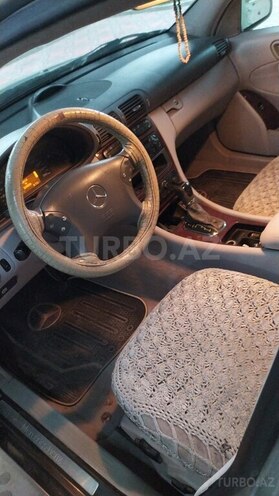 Mercedes C 240 2001, 318,000 km - 2.4 l - Yevlax