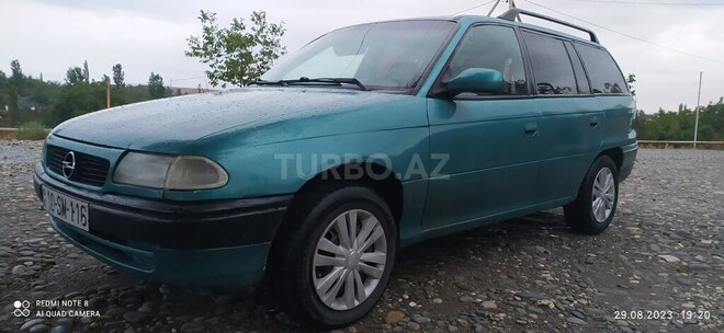 Opel Astra 1996, 63,000 km - 1.6 l - Qusar