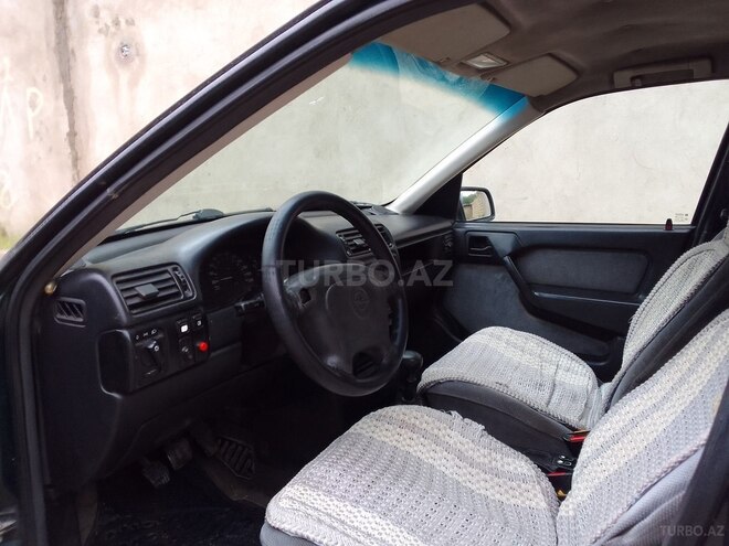 Opel Vectra 1995, 250,000 km - 2.0 l - Sumqayıt