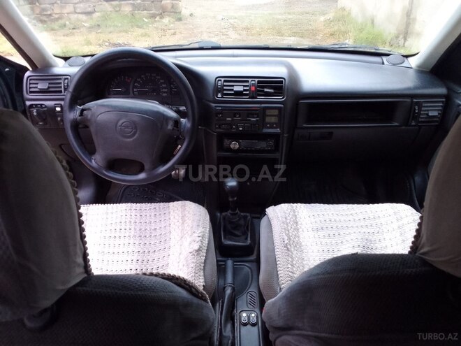 Opel Vectra 1995, 250,000 km - 2.0 l - Sumqayıt