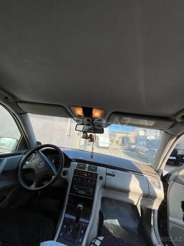 Mercedes E 220 2002, 362,000 km - 2.2 л - Bakı